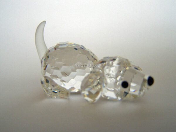 Swarovski_Beagle_playing_172296 | The Crystal Lodge