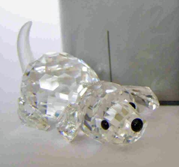 Swarovski_Beagle_playing_172296 | The Crystal Lodge