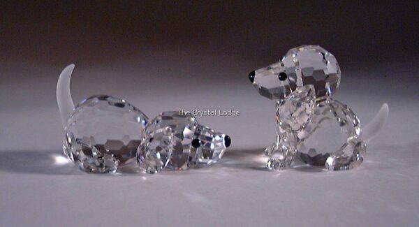Swarovski_Beagle_playing_and_sitting | The Crystal Lodge
