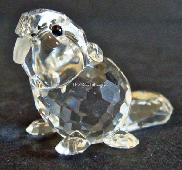 Swarovski_Beaver_baby_sitting_161638 | The Crystal Lodge