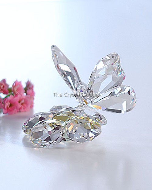 Swarovski_Butterfly_on_flower_840190 | The Crystal Lodge