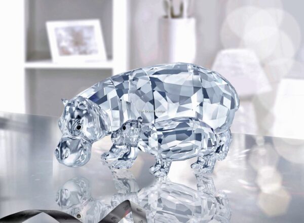 Swarovski_Hippo_mother_and_baby_51359200 | The Crystal Lodge