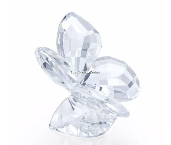 Swarovski_butterfly_on_leaf_2017_5241497 | The Crystal Lodge