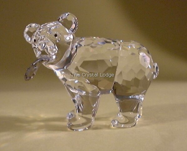 Swarovski_grizzly_cub_261925 | The Crystal Lodge