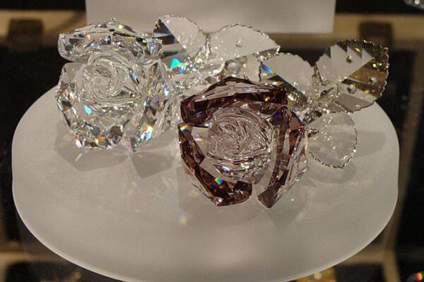 Swarovski_rose_blossoming_1113884 | The Crystal Lodge