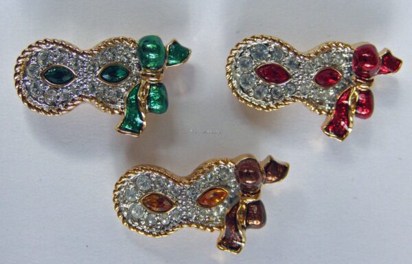 Swarovski_2000_event_pin_mask_Columbine_red | The Crystal Lodge