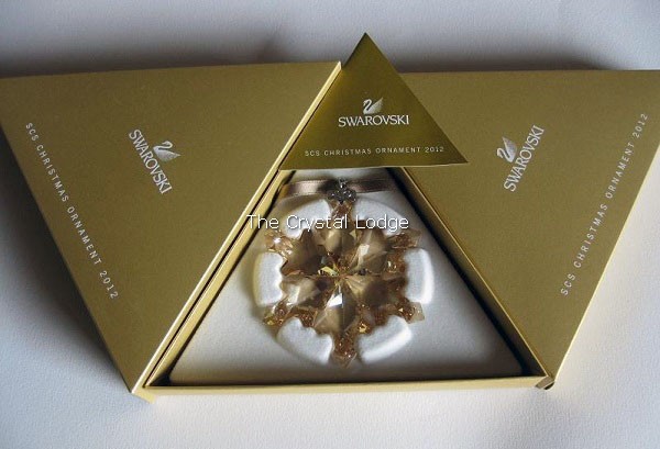 Swarovski_2012_Christmas_ornament_gold_SCS_members_1139970 | The Crystal Lodge