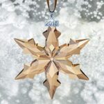 Swarovski_2015_Christmas_ornament_SCS_gold__5135903_0_WM Swarovski_2015_Christmas_ornament_SCS_gold__5135903 | The Crystal Lodge