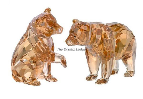 Swarovski_2017_AE_bear_cubs_5236593 | The Crystal Lodge