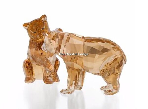 Swarovski_2017_AE_bear_cubs_5236593 | The Crystal Lodge