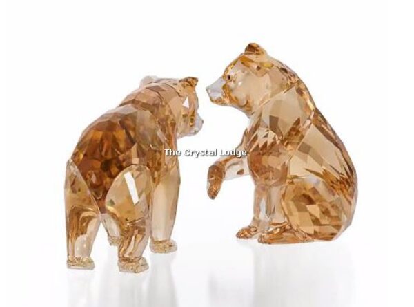 Swarovski_2017_AE_bear_cubs_5236593 | The Crystal Lodge