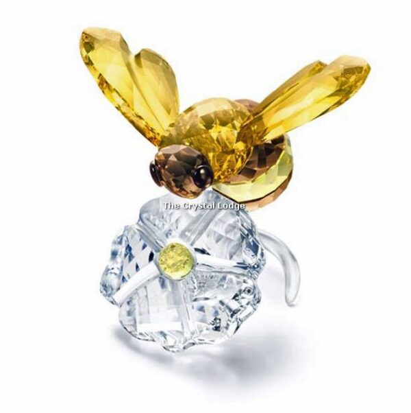 Swarovski_2017_SCS_event_bumblebee_on_flower_5244639 | The Crystal Lodge