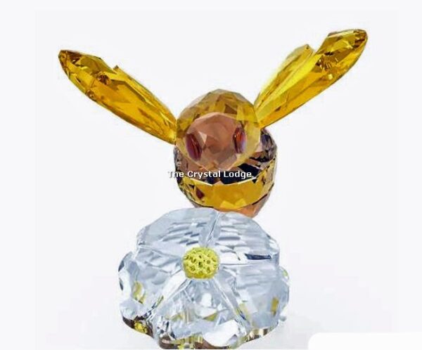 Swarovski_2017_SCS_event_bumblebee_on_flower_5244639 | The Crystal Lodge