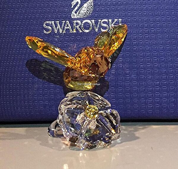 Swarovski_2017_SCS_event_bumblebee_on_flower_5244639 | The Crystal Lodge