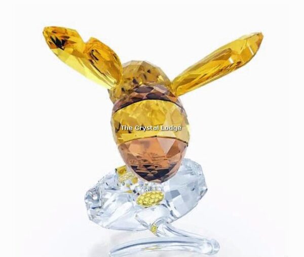Swarovski_2017_SCS_event_bumblebee_on_flower_5244639 | The Crystal Lodge