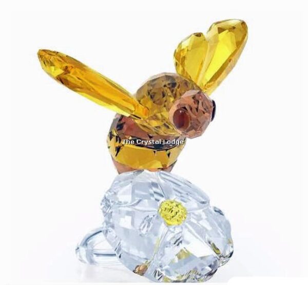 Swarovski_2017_SCS_event_bumblebee_on_flower_5244639 | The Crystal Lodge