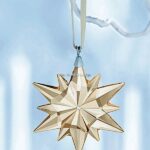 Swarovski_2017_christmas_gold_SCS_little_5268831_1_WM Swarovski_2017_christmas_gold_SCS_little_5268831 | The Crystal Lodge