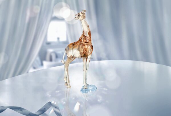 Swarovski_2018_SCS_Giraffe_baby_5302151 | The Crystal Lodge