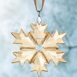 Swarovski_2018_gold_SCS_orn_little_5357986_1_WM Swarovski_2018_gold_SCS_orn_little_5357986 | The Crystal Lodge