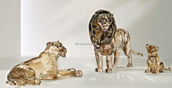 Swarovski_AE2016_Akili_Lion_5135894 | The Crystal Lodge