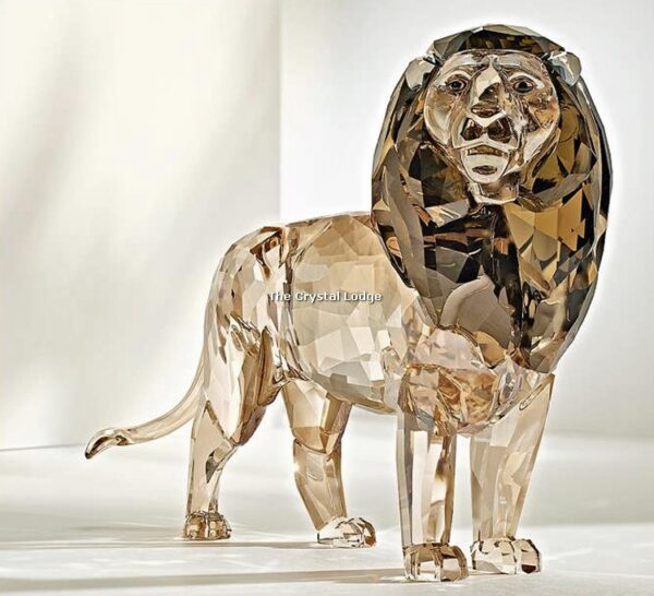 Swarovski_AE2016_Akili_Lion_5135894 | The Crystal Lodge