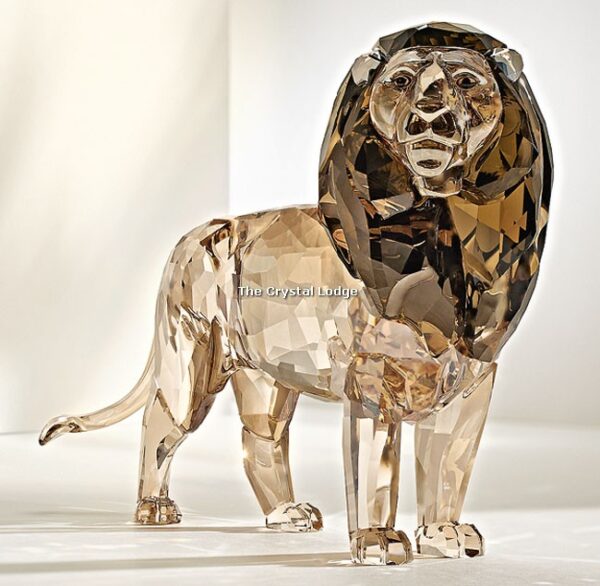 Swarovski_AE2016_Akili_Lion_5135894 | The Crystal Lodge