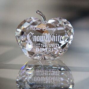 Swarovski_Disney_Snow_White_title_plaque_apple_1016525 | The Crystal Lodge