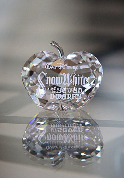 Swarovski_Disney_Snow_White_title_plaque_apple_1016525 | The Crystal Lodge