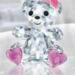 Swarovski_Kris_Bear_Sweetheart_2018_5301571_0_WM Swarovski_Kris_Bear_Sweetheart_2018_5301571 | The Crystal Lodge