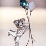 Swarovski_Kris_Bears_Kris_Bear_with_balloons_1016622_1_WM Swarovski_Kris_Bears_Kris_Bear_with_balloons_1016622 | The Crystal Lodge