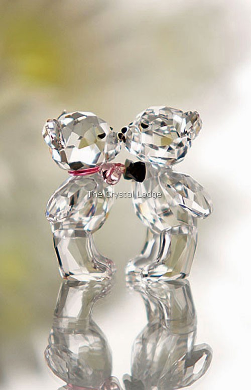 Swarovski_Kris_bears_the_first_kiss_1114098 | The Crystal Lodge