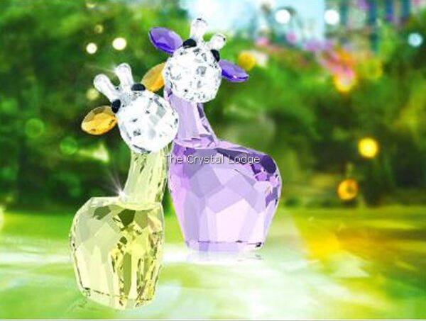 Swarovski_Lovlot_Pioneers_Chit_and_Chat_Giraffes_5004632 | The Crystal Lodge