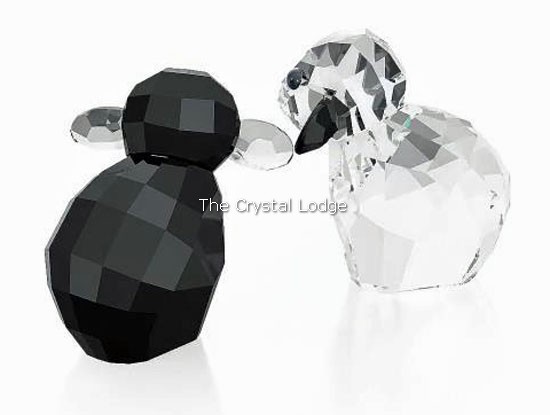 Swarovski_Lovlot_Pioneers_Ebony_and_Ivory_sheep_5004631 | The Crystal Lodge