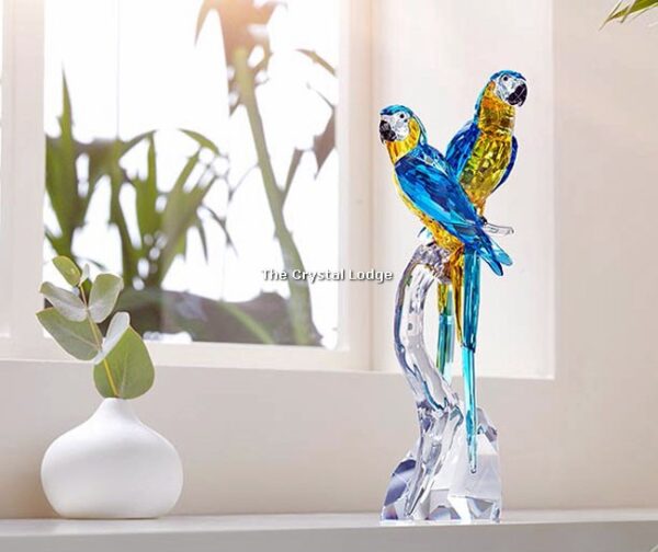 Swarovski_Paradise_Macaws_5301566 | The Crystal Lodge