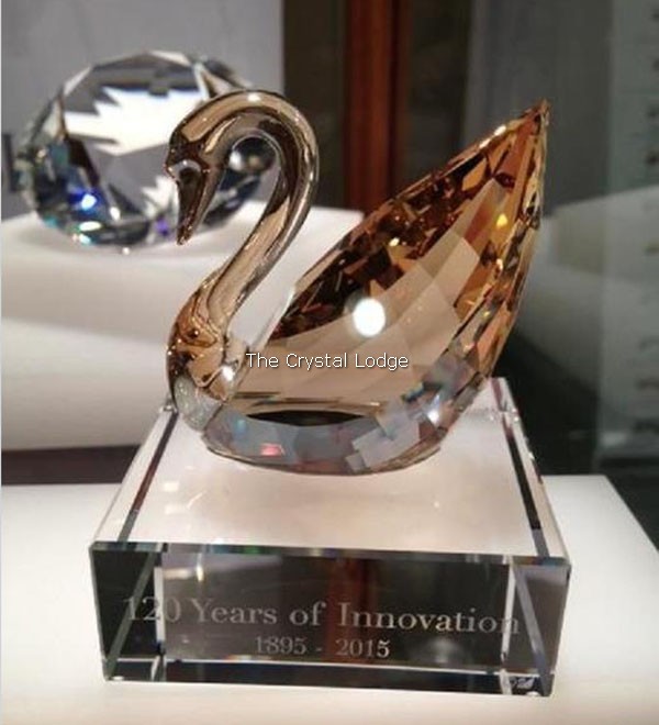 Swarovski_SCS_2015_golden_swan_120th_anniversary_5137830 | The Crystal Lodge