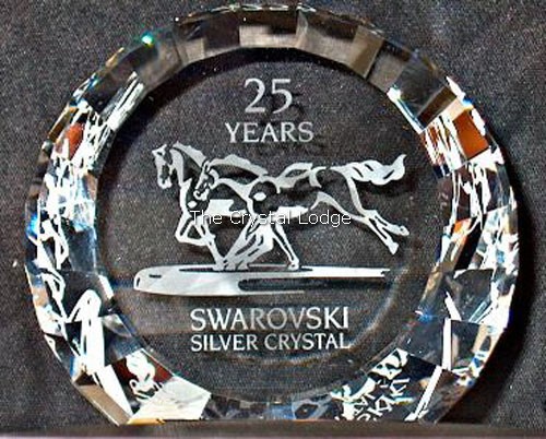 Swarovski_SCS_Paperweight_2001_Wild_Horses_25th_anniversary_60mm_disc_283324 | The Crystal Lodge