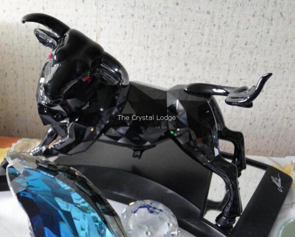 Swarovski_Signed_Numbered_limited_edition_2005_black_bull_660034 | The Crystal Lodge