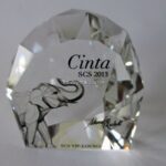 Swarovski_Wattens_paperweight_2013_Cinta_small_5011121_1_WM Swarovski_Wattens_paperweight_2013_Cinta_small_5011121 | The Crystal Lodge