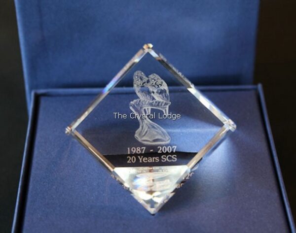 Swarovski_Wattens_paperweight_Lovebirds_cube_895415 | The Crystal Lodge