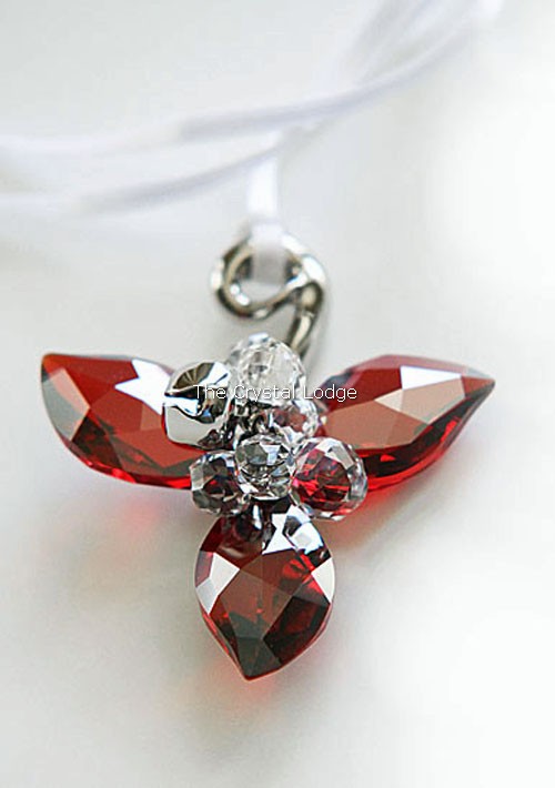 Swarovski_Winter_Berries_light_siam_satin_1054565 | The Crystal Lodge