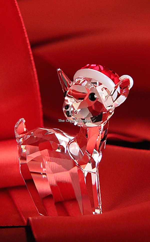 Swarovski_doe_with_santas_hat_5135853 | The Crystal Lodge