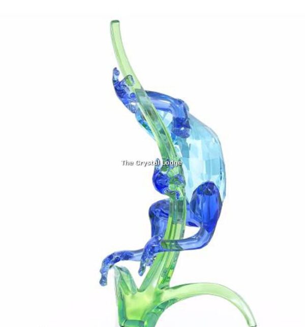 Swarovski_frog_on_branch_5239716 | The Crystal Lodge