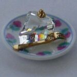 Swarovski_piece_of_cake_gold_174106_1_WM Swarovski_piece_of_cake_gold_174106 | The Crystal Lodge