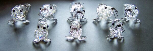 Swarovski_seal_large_v1_button_nose_012261 | The Crystal Lodge