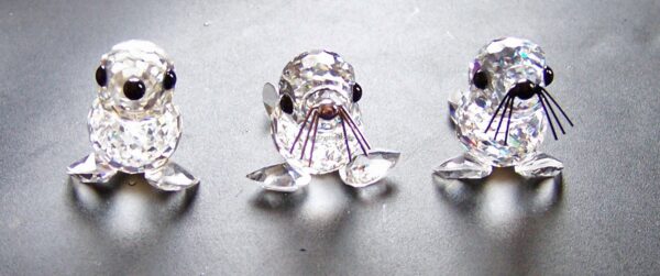Swarovski_seal_mini_v2_silver_whiskers_usa_012530 | The Crystal Lodge