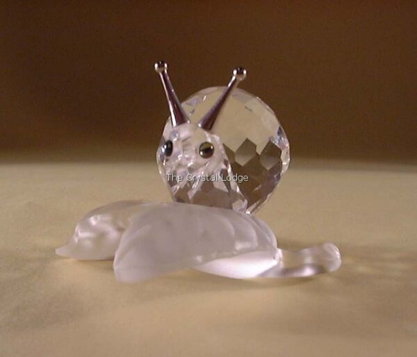 Swarovski_snail_on_a_vine_leaf_196501 | The Crystal Lodge
