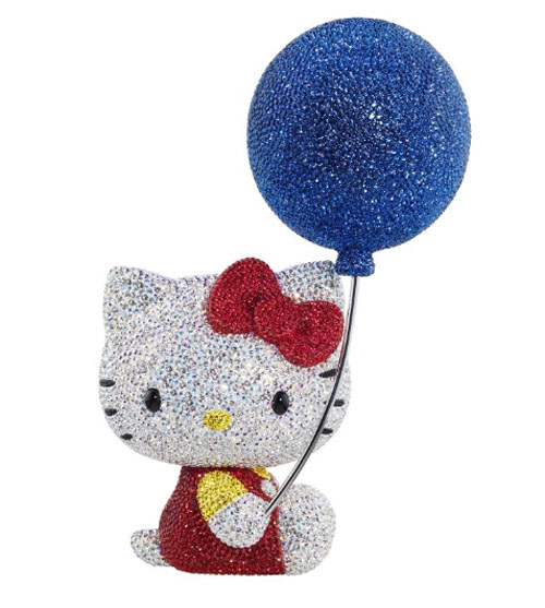 Swarovski_Sanrio_Hello_KItty_Myriad_2014_with_balloon_5043901 | The Crystal Lodge