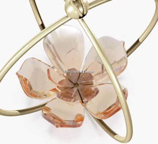 Swarovski_Garden_Tales_ornament_magnolia_ball_5557806 | The Crystal Lodge