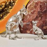 Swarovski_Kangaroo_mother_and_baby_2019_5428563_9_WM Swarovski_Kangaroo_mother_and_baby_2019_5428563 | The Crystal Lodge