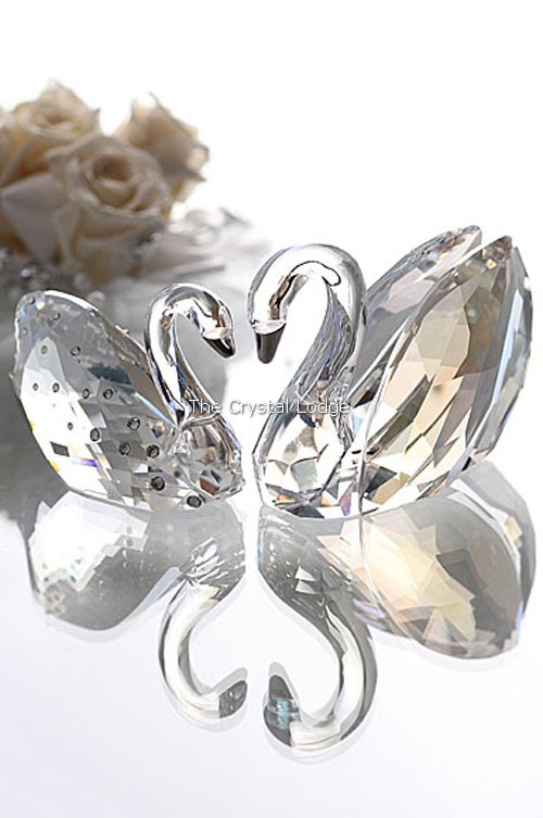 Swarovski_Love_swans_1143415 | The Crystal Lodge